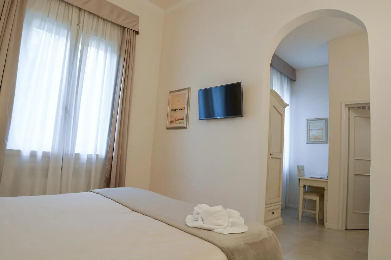 Bed & Breakfast Dimora Salviati Bed and Breakfast Florence