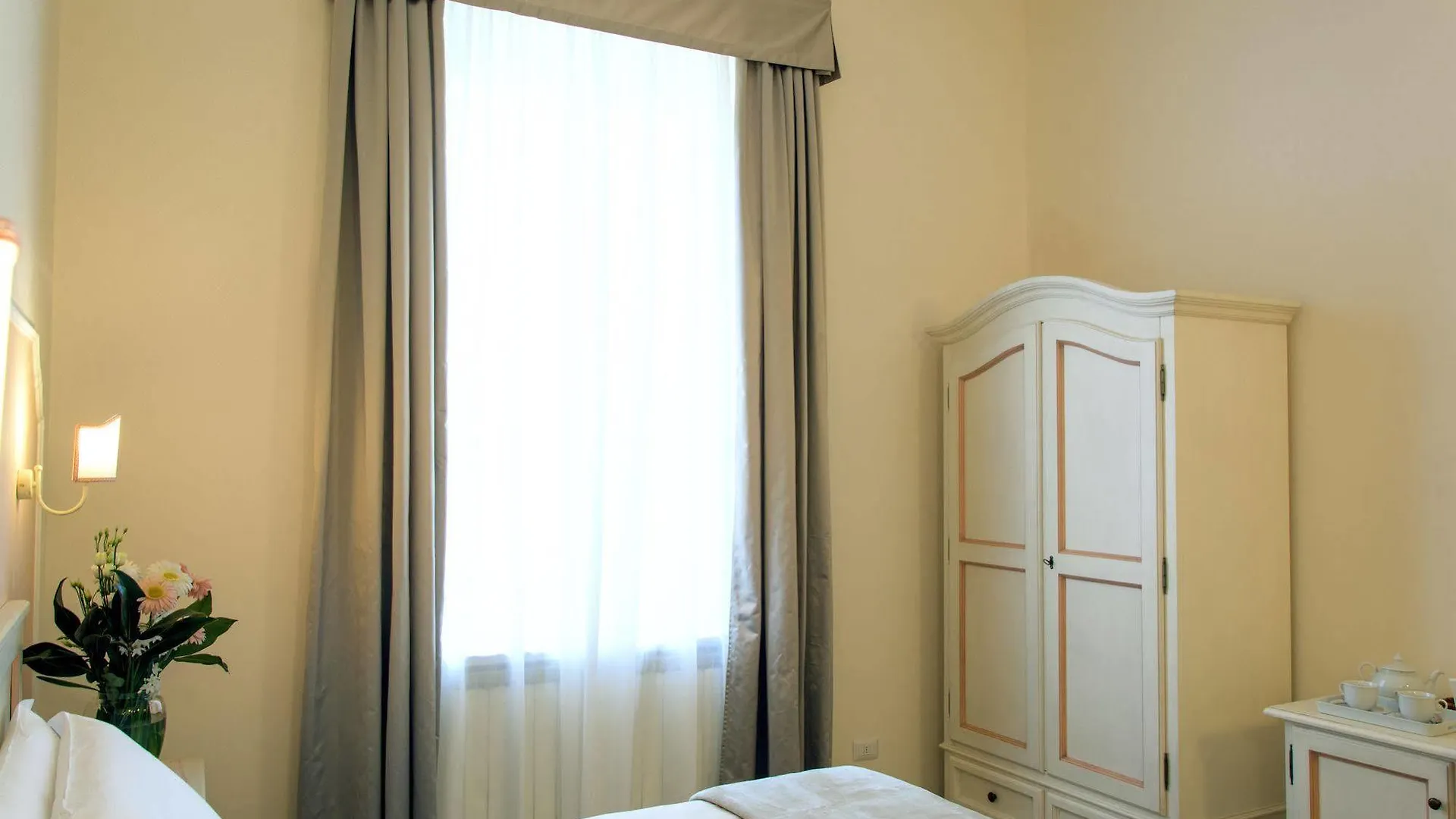 Dimora Salviati Bed and Breakfast Florence