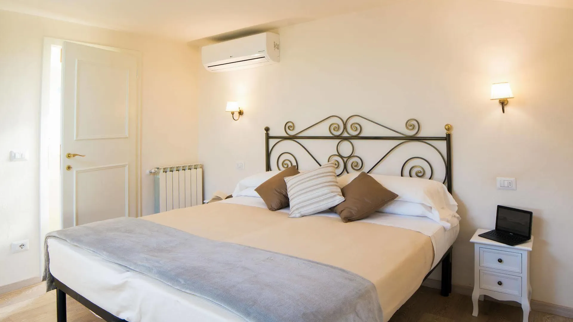 Dimora Salviati Bed and Breakfast Florence