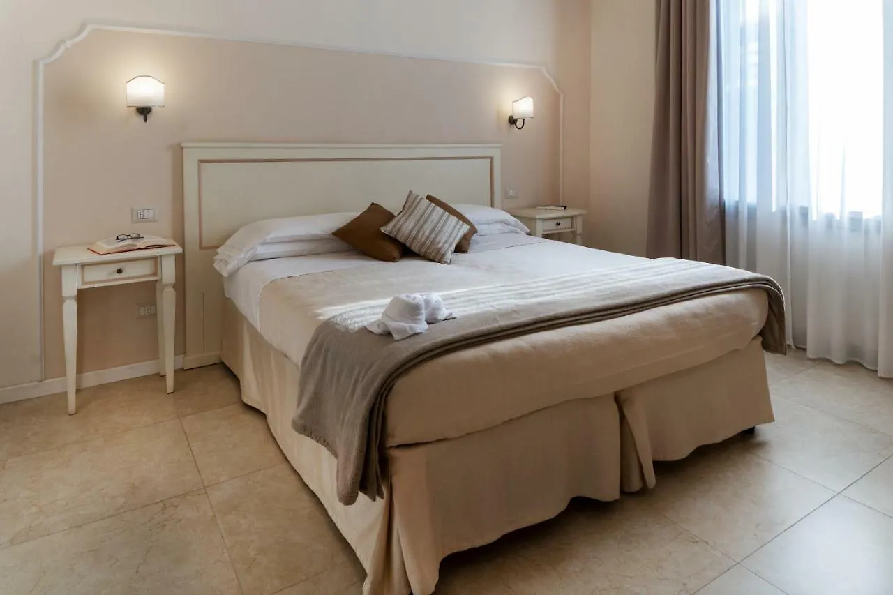 Dimora Salviati Bed and Breakfast Florence Bed & Breakfast
