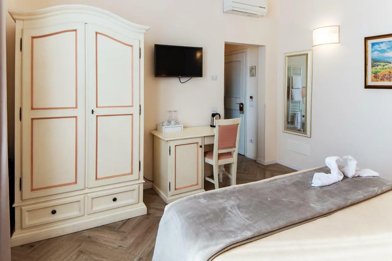 Dimora Salviati Bed and Breakfast Florence