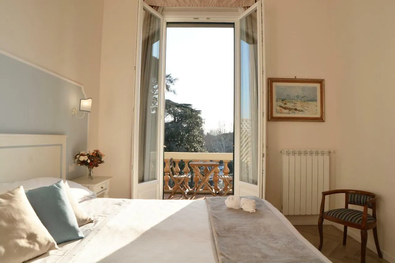 Bed & Breakfast Dimora Salviati Bed and Breakfast Florence